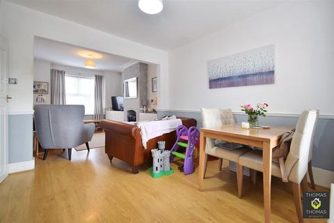 55 Hanman Road, Gloucester, GL1 4TJ