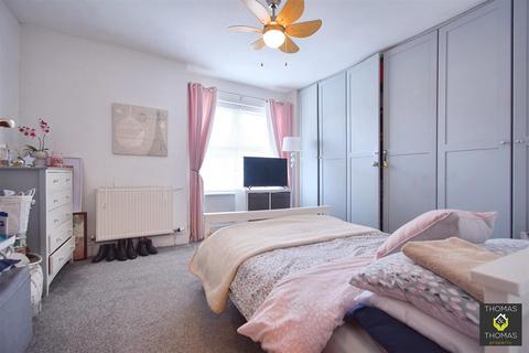 55 Hanman Road, Gloucester, GL1 4TJ