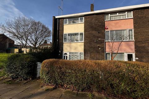 3 bedroom end of terrace house for sale, Travellers Lane, Hatfield