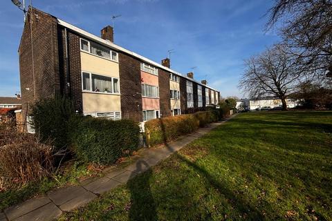 3 bedroom end of terrace house for sale, Travellers Lane, Hatfield