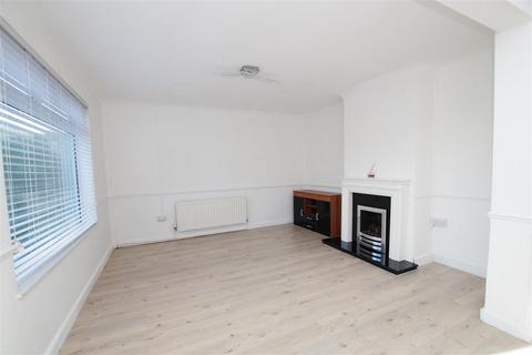 3 bedroom terraced house to rent, Purton Road, Swindon SN2