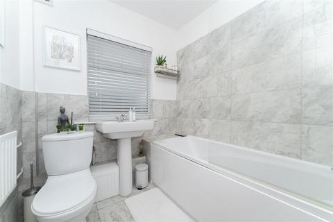 66a Drayton Bridge Road, London, W7 1EP