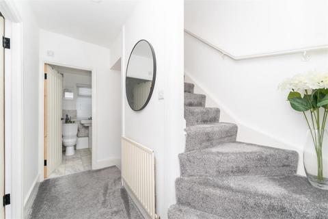 66a Drayton Bridge Road, London, W7 1EP
