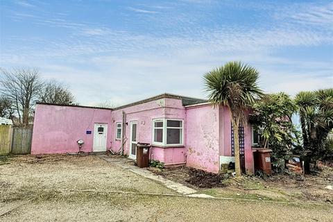 4 bedroom semi-detached bungalow for sale, Marine Close, Pevensey Bay, Pevensey