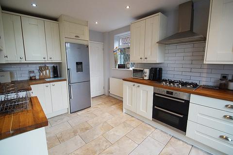 3 bedroom semi-detached house for sale, Poplar Avenue, Lydgate OL4