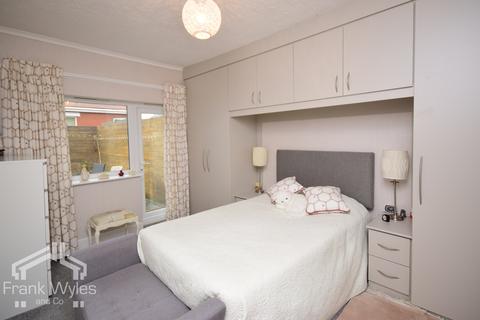 2 bedroom bungalow for sale, Sandhurst Avenue, Lytham St. Annes, Lancashire