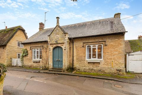 3 bedroom detached house for sale, High Street, Podington Northamptonshire, NN29 7HS