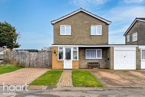 4 bedroom detached house for sale, Cavalry Drive, March