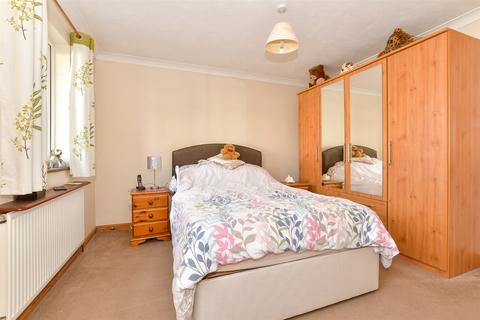 13 Burdens, Headcorn, Ashford, TN27 9SG