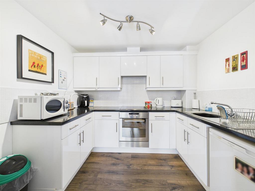 Kitchen: