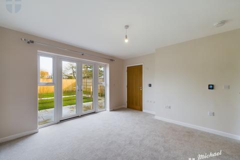 2 bedroom flat to rent, Wendover Road, Aylesbury