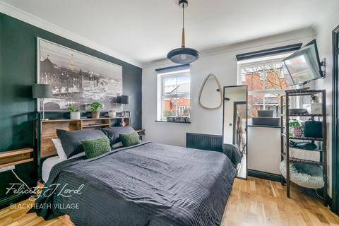 16 Howerd Way, London, SE18 4PY