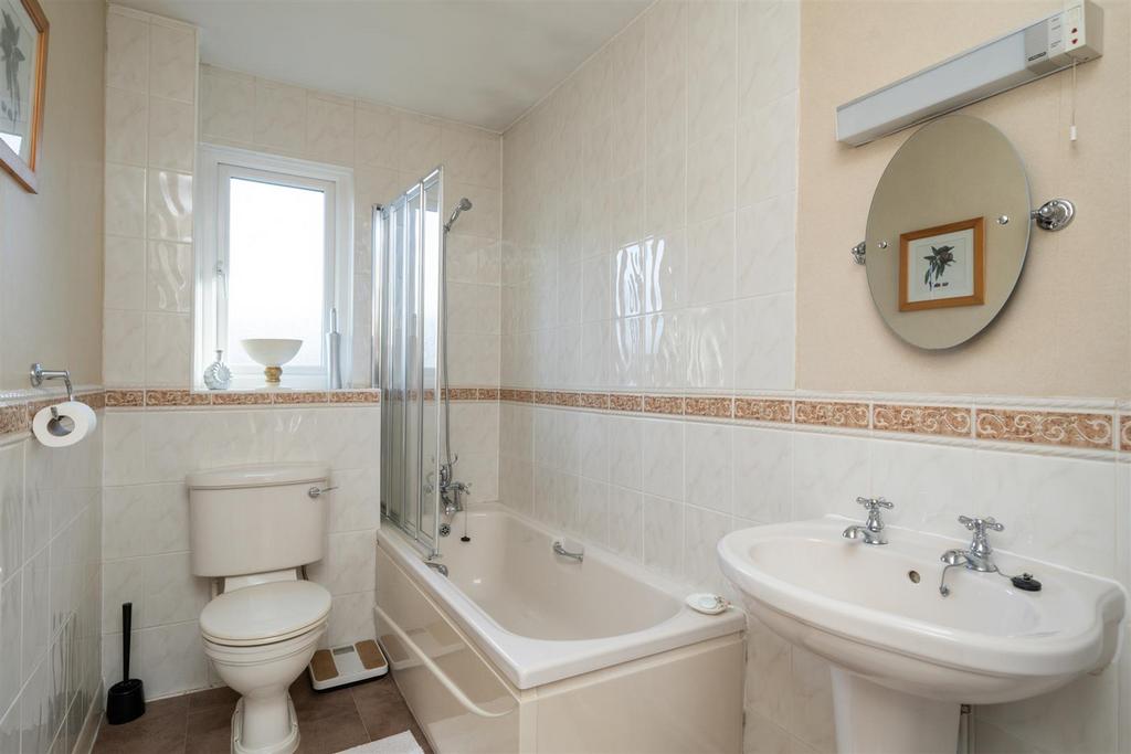 3 Gentleshaw Lane 16.jpg