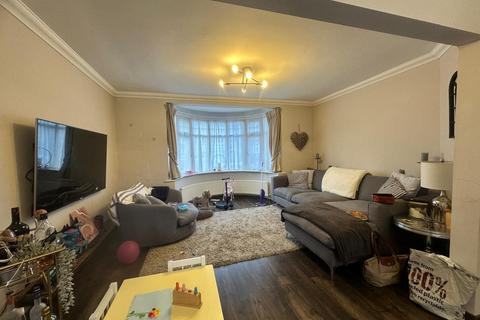 3 bedroom terraced house to rent, Becmead Avenue, Harrow HA3