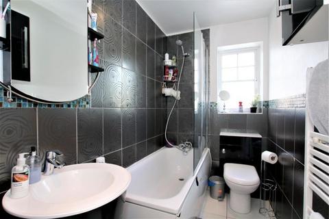 1 Iris Walk, Edgware, HA8 9GG