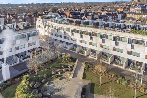 25 Gabriel Square, St Albans, AL1 3AS