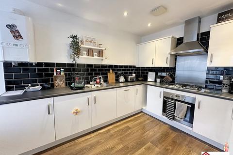 4 bedroom semi-detached house for sale, Heathland Way, Llandarcy, Neath, Neath Port Talbot. SA10 6FT