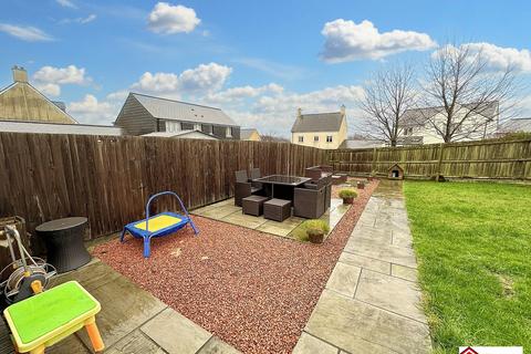 4 bedroom semi-detached house for sale, Heathland Way, Llandarcy, Neath, Neath Port Talbot. SA10 6FT