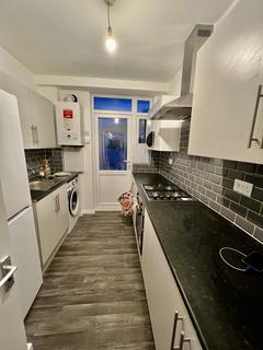 5 bedroom terraced house to rent, Streatham Road, London SW16