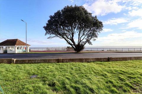 2 bedroom apartment for sale, Vista Road, East Clacton CO15