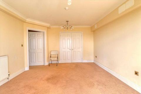 2 bedroom apartment for sale, Vista Road, East Clacton CO15