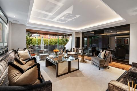 3 bedroom flat for sale, Upper Grosvenor Street, London W1K