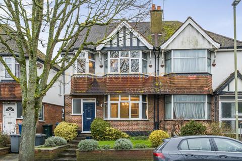 4 bedroom semi-detached house for sale, Daws Lane, Mill Hill, NW7