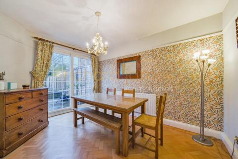 4 bedroom semi-detached house for sale, Daws Lane, Mill Hill, NW7