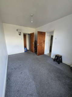 Studio to rent, Stratford Road, Hall Green B28