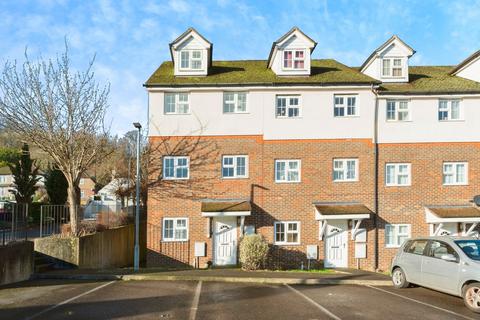 2 bedroom maisonette for sale, Stafford Rise, Caterham CR3