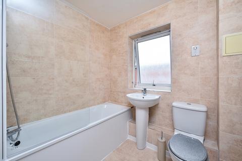 2 bedroom flat to rent, Calypso Crescent Peckham SE15