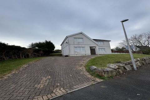 4 bedroom house to rent, Llys Gwyn, Hendre park , Llangennech