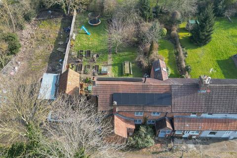 8 Chapel Lane, Barrowby, Grantham, NG32 1BS