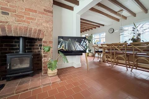 8 Chapel Lane, Barrowby, Grantham, NG32 1BS