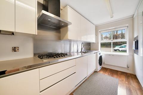 14 Sycamore Close, South Croydon, CR2 7LN