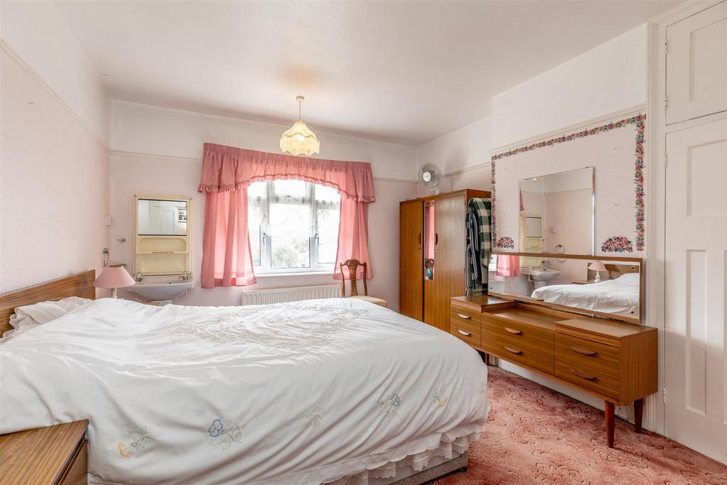 Canford Lane, Westbury on Trym Bed 1b.jpg