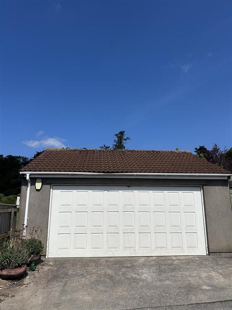 Garage new.jpg