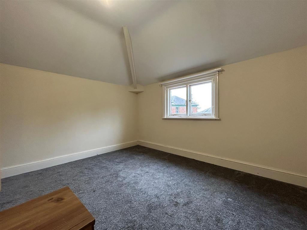 Bed 1.jpg