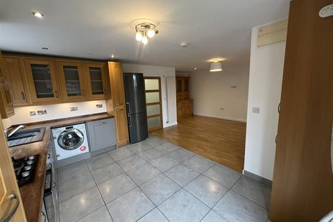 3 bedroom house to rent, Lumb Lane, Stockport SK7