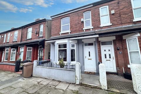 Darwell Avenue, Eccles, M30