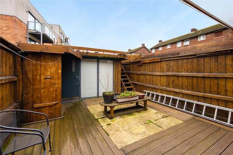 17 Grove Crescent Road, London, E15 1BJ
