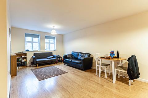 2 bedroom flat for sale, Wellfield Mews, Dewsbury WF13