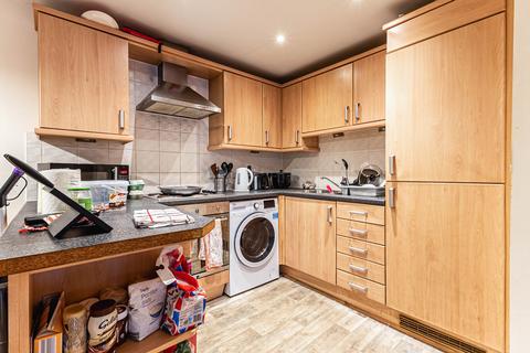 2 bedroom flat for sale, Wellfield Mews, Dewsbury WF13