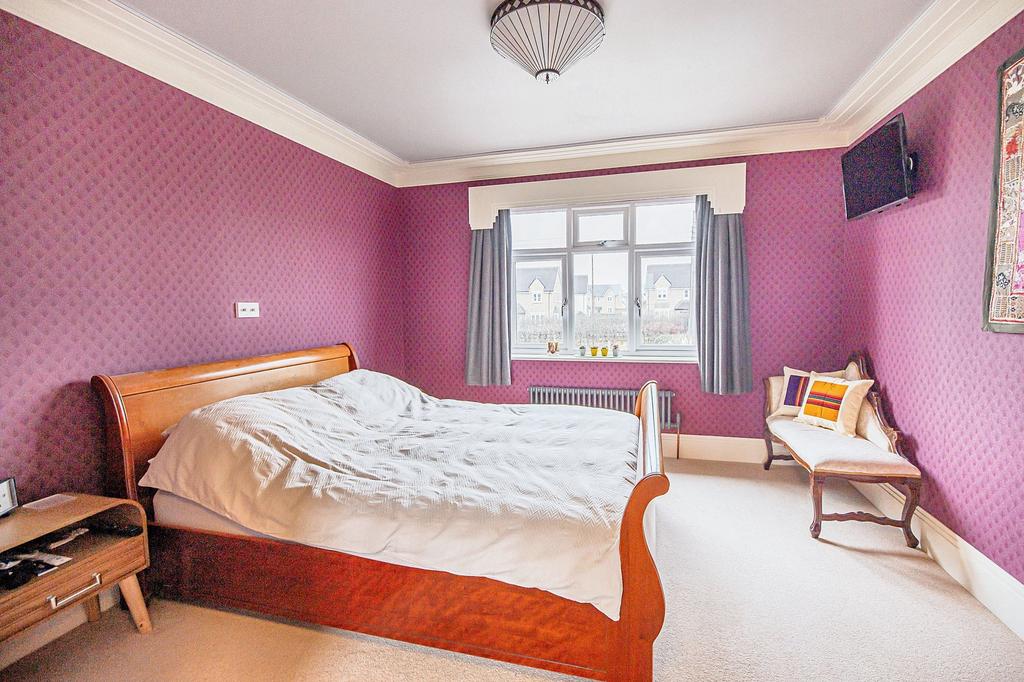 Main Bedroom Suite