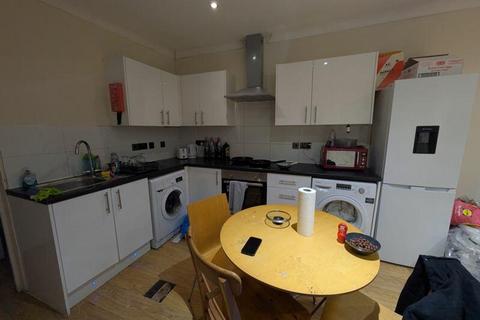 3 bedroom house to rent, 238A Ilkeston Road, Nottingham NG7