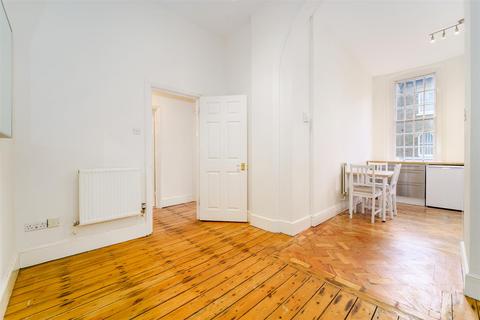 1 bedroom flat for sale, Osterley Gardens, Chevy Road UB2