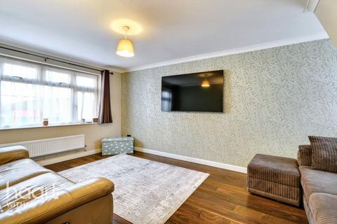 3 bedroom end of terrace house for sale, Conrad Road, Witham