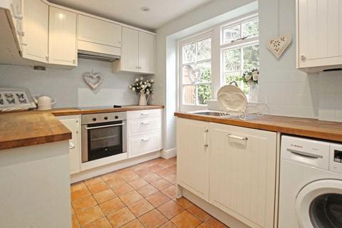 2 bedroom house for sale, Ham Street, Richmond TW10