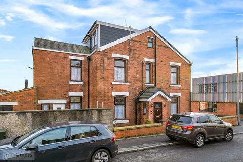 5 bedroom end of terrace house for sale, St. Silas's Road, Blackburn, Lancashire, BB2