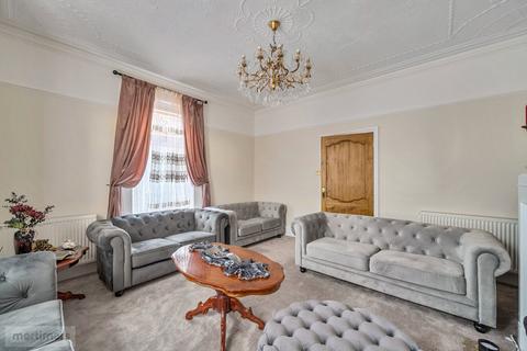 5 bedroom end of terrace house for sale, St. Silas's Road, Blackburn, Lancashire, BB2